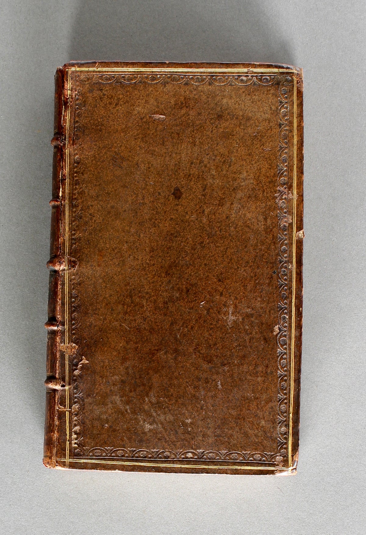 CHEYNE, George. An Essay of Health and Long Life. Sixth edition. London, 1725.